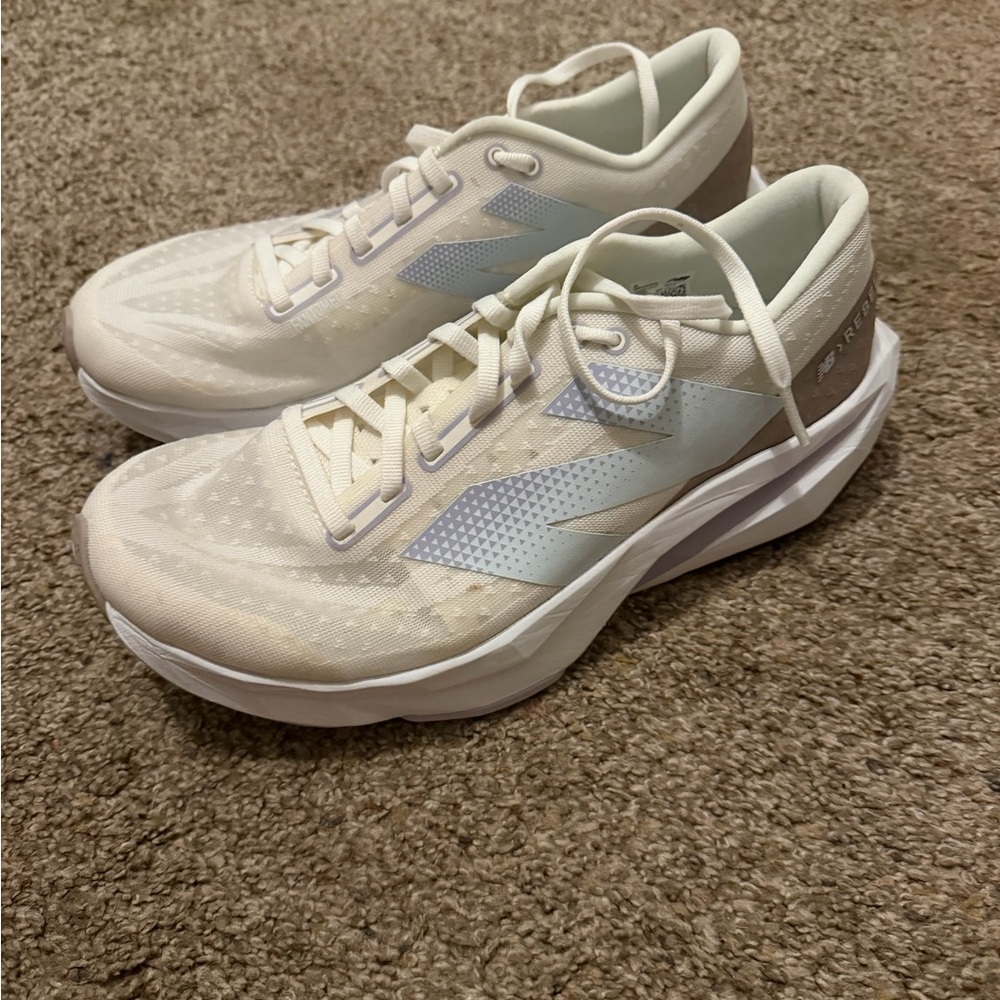New Balance Women's rebel v4 9.5